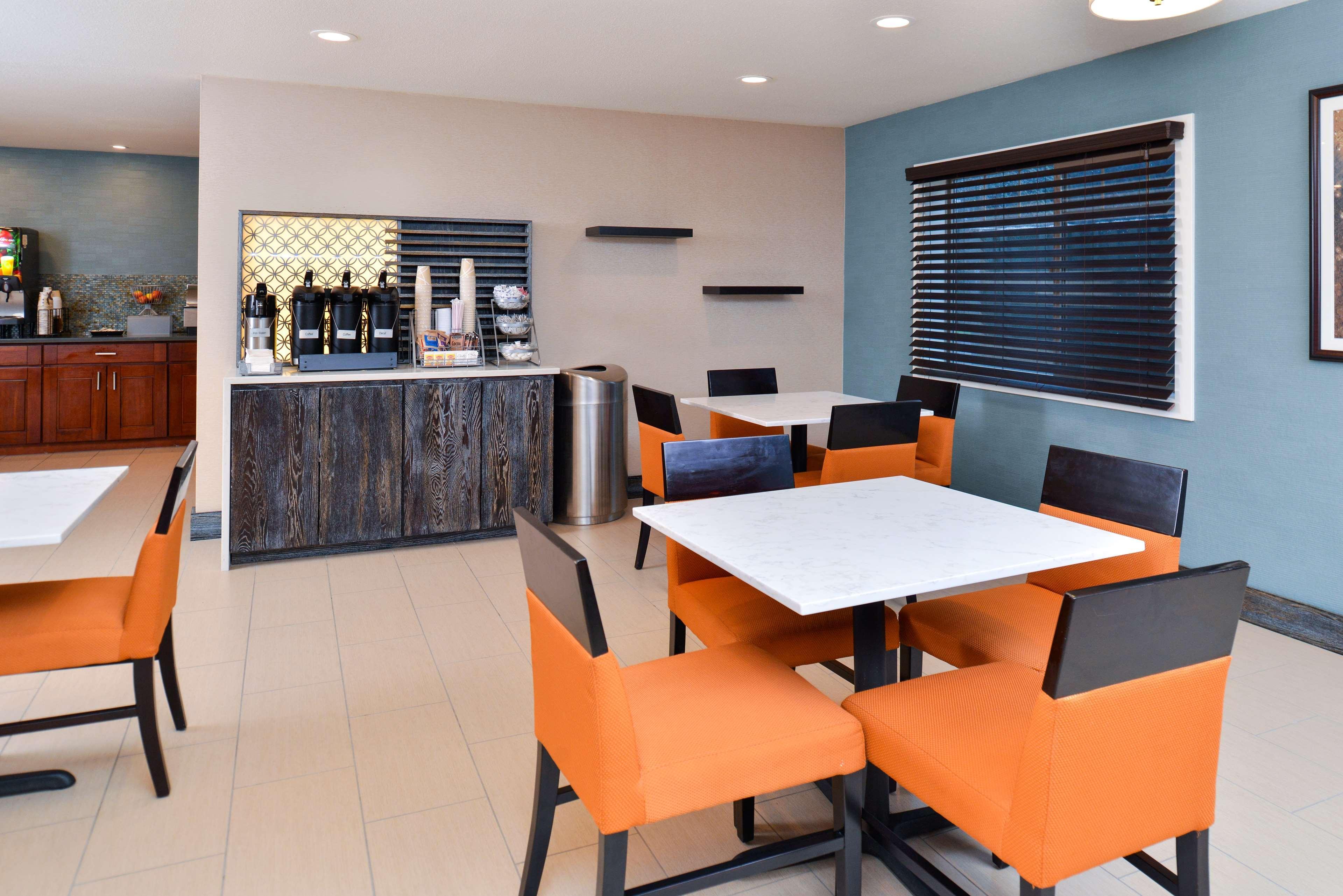 Best Western Long Beach Inn Екстериор снимка